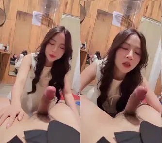 Chịch cô nàng gợi cảm tên Hà BJ tuyệt vời