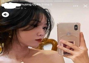 Phương Uyên khoe ảnh ở nhà nghỉ mới 